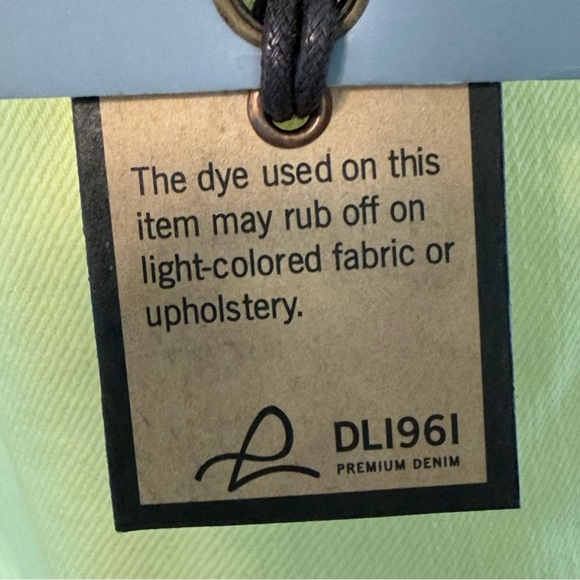 New DL1961 Cameron Pin Up Shorts in Meringue Yellow | Size 30 - Picture 14 of 14